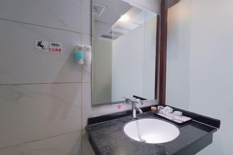 Bathroom 3, Chongqing Accord Theme Hotel, Chongqing
