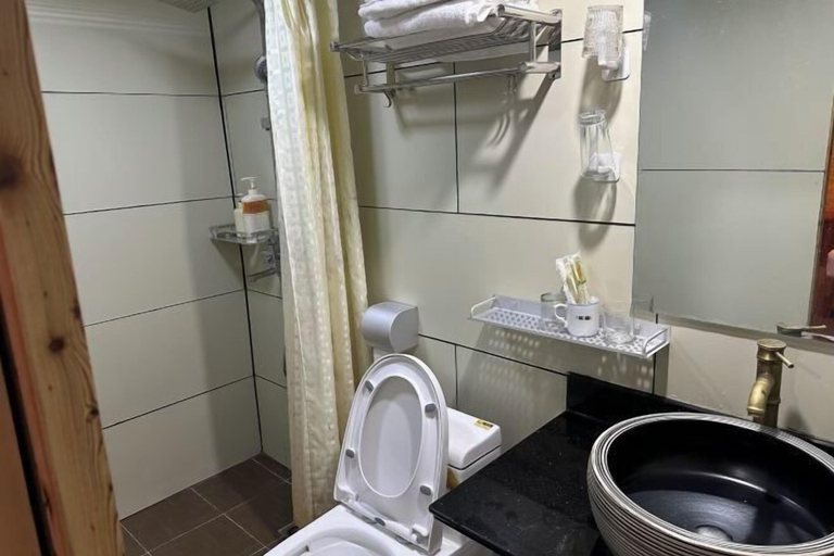 Bathroom 3, Qingdelou Inn, Zhangzhou