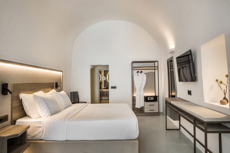 Bedroom 3, Sun Rocks Boutique Hotel | Caldera View Suites & Sunset Dining Experience, South Aegean