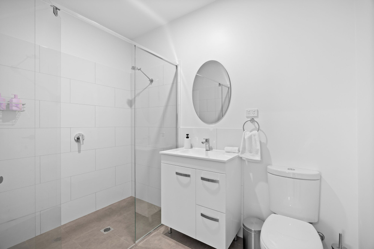 Bathroom 5, Sydney Street Stays, Muswellbrook