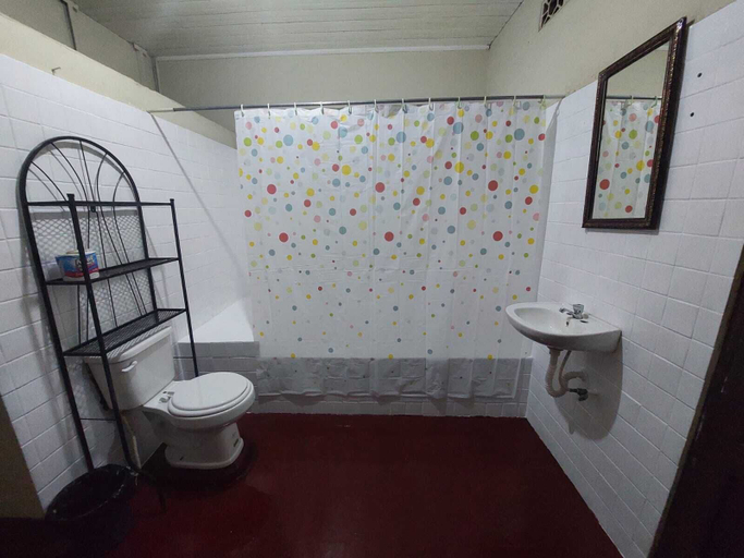 Bathroom 3, Hostal Harvest House, León