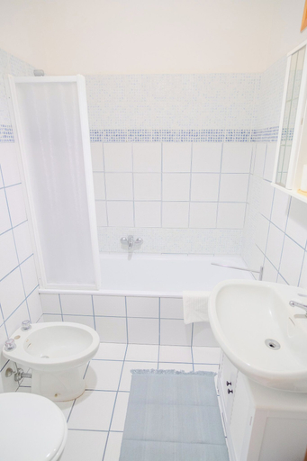 Bathroom 5, San Giacomo Sweet Home, Roma