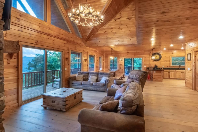 Room 4, Waynesville Mtn Cabin-scenic Views Relaxing Hottub, Haywood