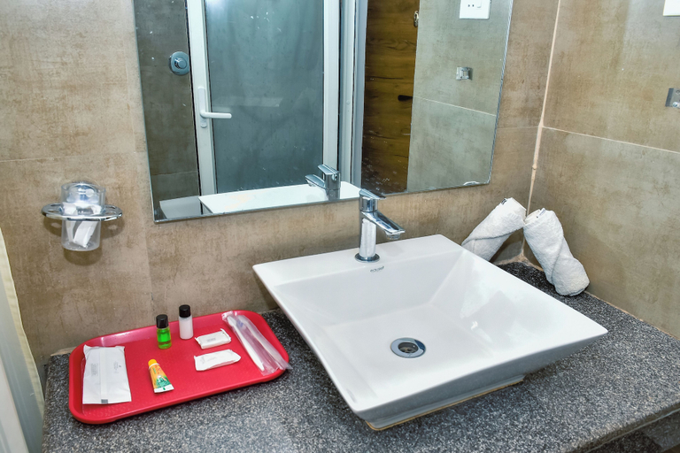 Bathroom 4, Chill Berg Resort - Bodimettu, Theni