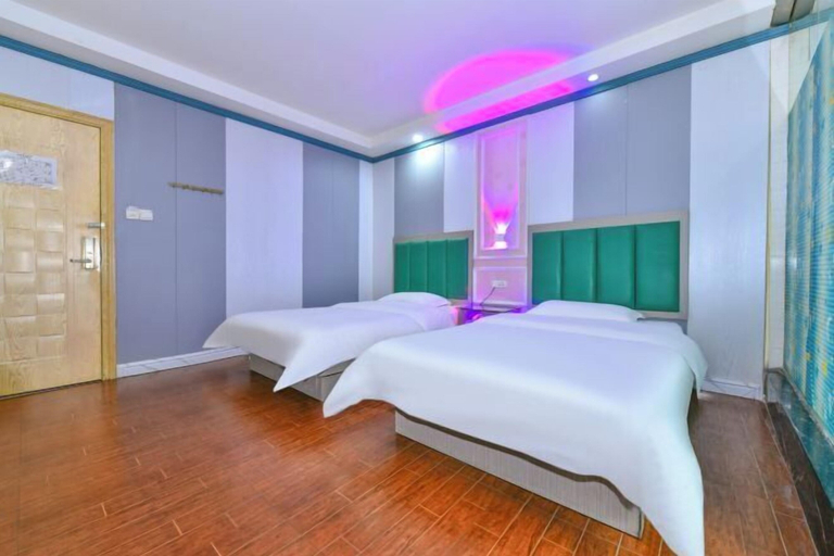 Bedroom 4, Chunhe Business Hotel, Liuzhou