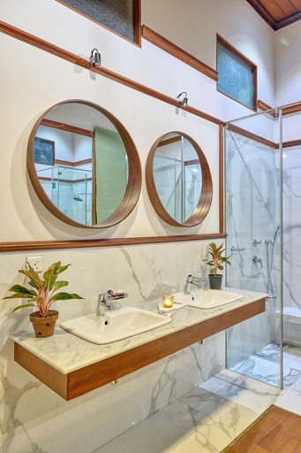 Bathroom 5, The Manor, Thimbirigasyaya