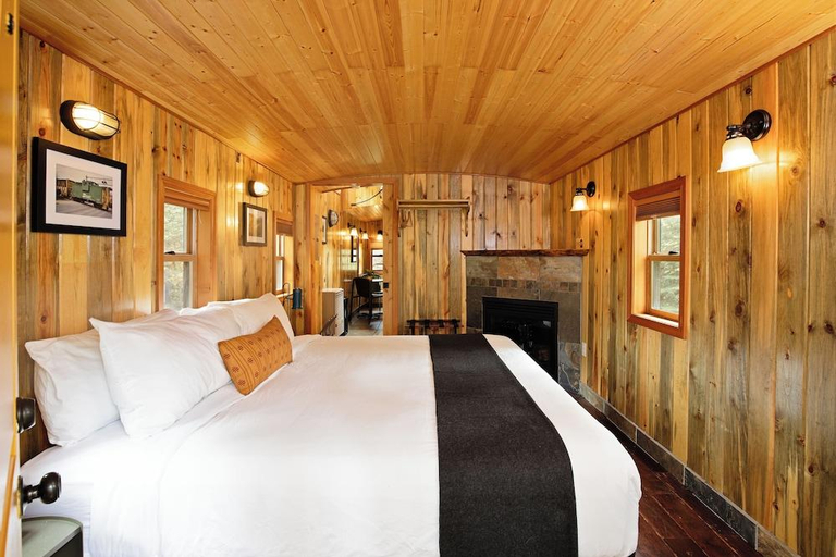 Bedroom 2, LOGE Glacier, Flathead