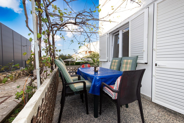 Food & Drinks, Apartments Violeta, Novalja