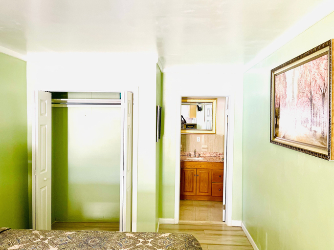 Others 5, Dawsons Hideaway