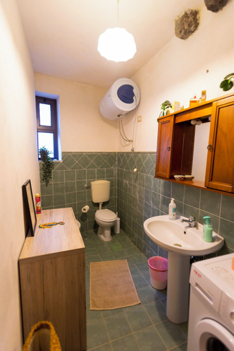 Bathroom 3, Vigna Dell'Etna, Catania