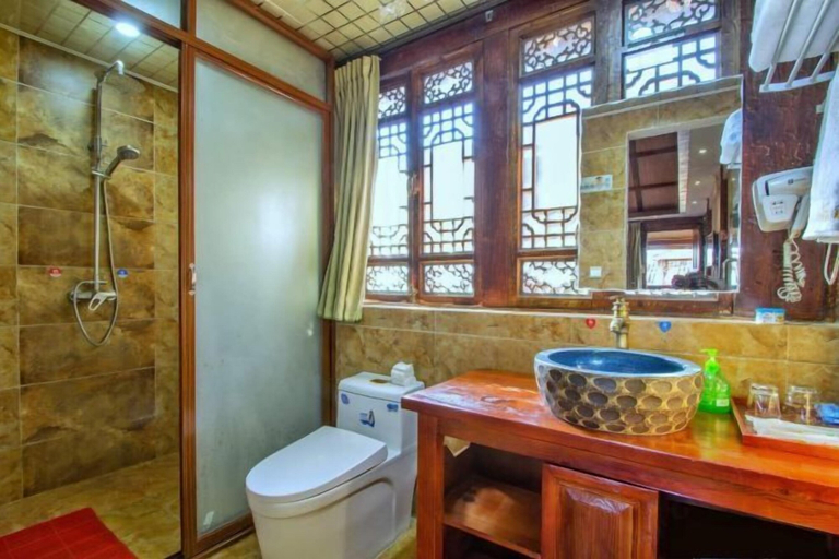 Bathroom 4, Erquan Inn, Lijiang