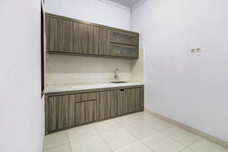 Others 5, OYO 91243 Bina Syariah Guest House, Cirebon