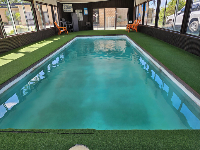 Sport & Beauty 4, Majestic Motel, Horsham - Central