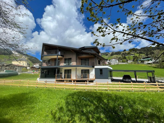 Exterior 3, Bergzeit Flat Saalbach Directly on the ski Piste, Zell am See