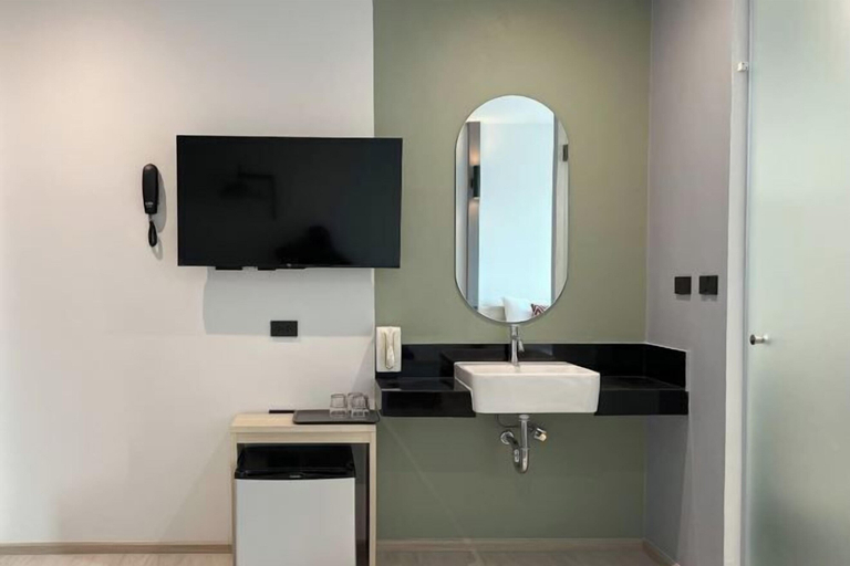 Bathroom 4, Hatyai Midtown Hotel, Hat Yai