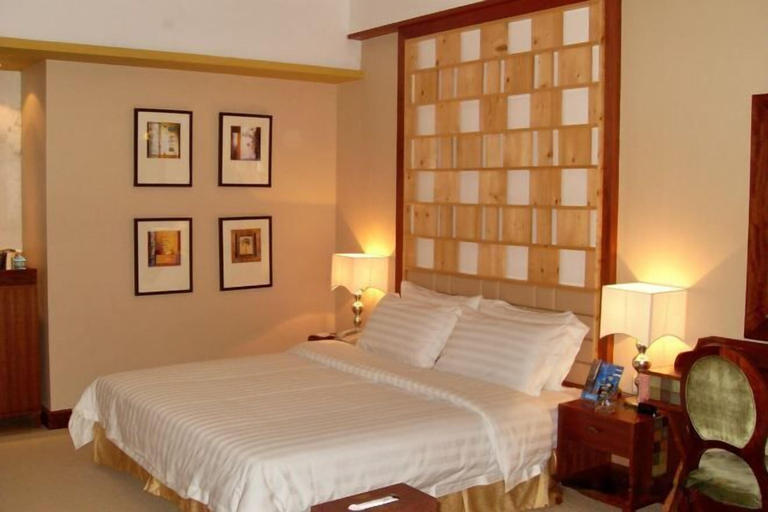 Bedroom 3, Kaiping Central Hotel (Kaiping Donghuicheng), Jiangmen