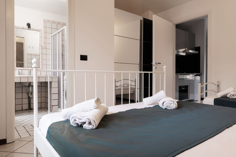 Bedroom 2, Turati Apartments, Bologna