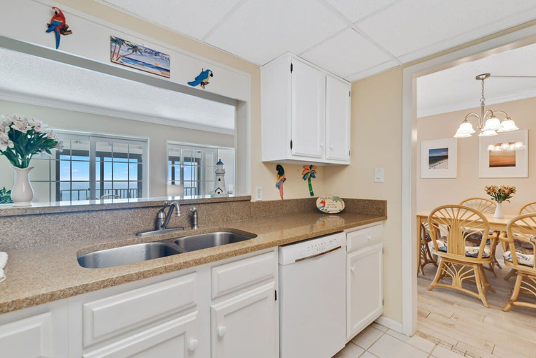 Private kitchen, Gulf Tower 12a- Direct Gulf-front 2 2 Sleeps 6, Baldwin