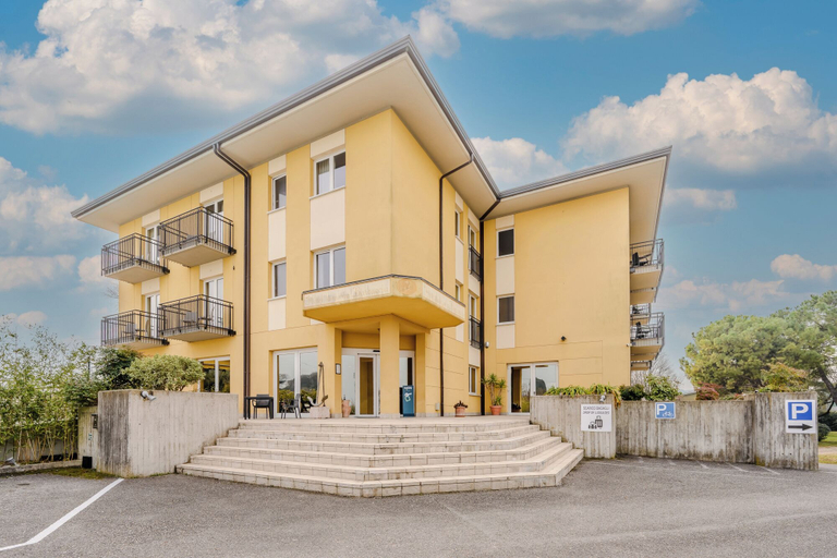 Front of property 3, Hotiday Peschiera Frassino, Verona