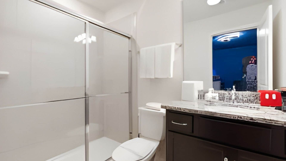 Bathroom 5, 10br Villa w/ Star Wars Theater & Game Room, Polk