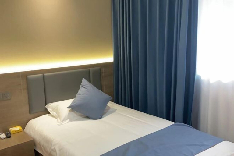 Bedroom 3, XINYUN BUSINESS HOTEL, Zhoushan