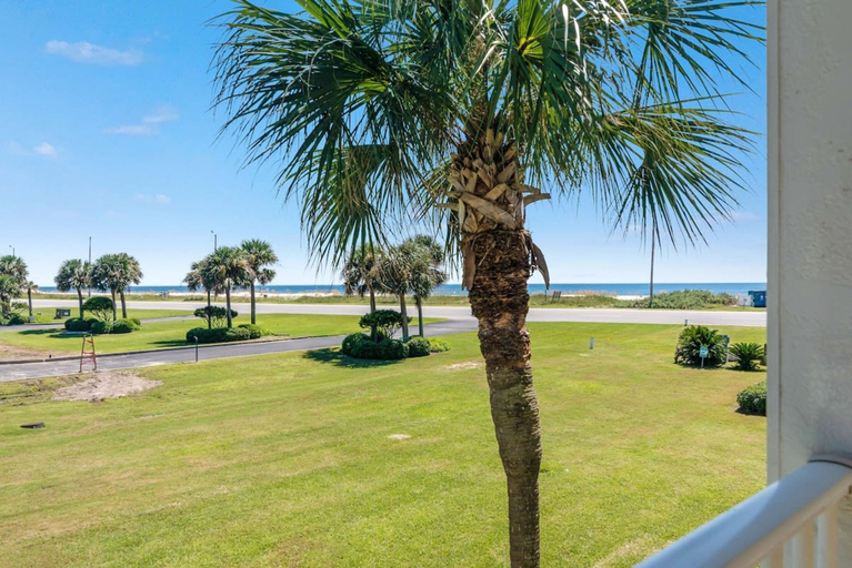 Room 2, Portside 108- On Ole River Bring Boat Pool, Escambia
