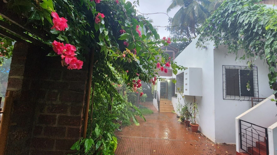 Property grounds 4, Bhatye Beach Resort, Ratnagiri