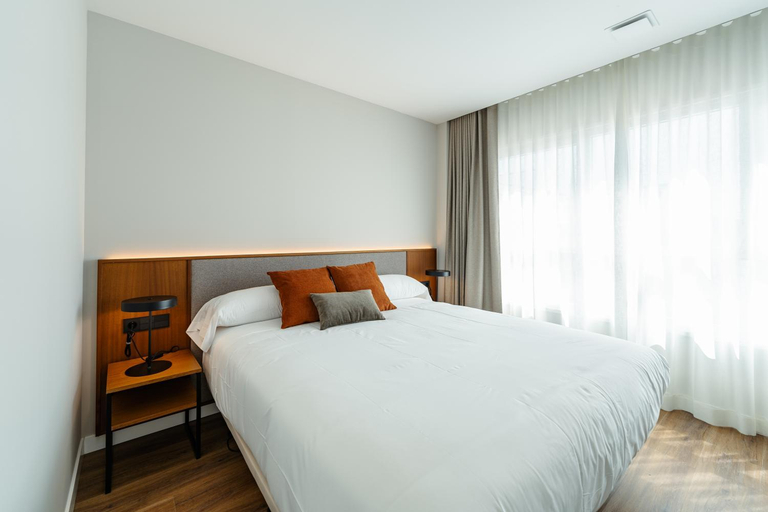 Bedroom 2, Apartamentos 2H LIVING, León