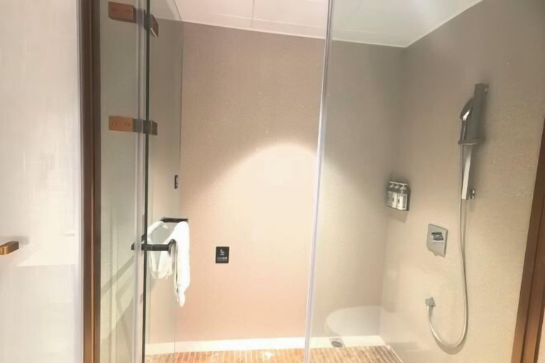 Bathroom 4, Lavande Hotel (Wuhan High-speed Railway Station), Wuhan