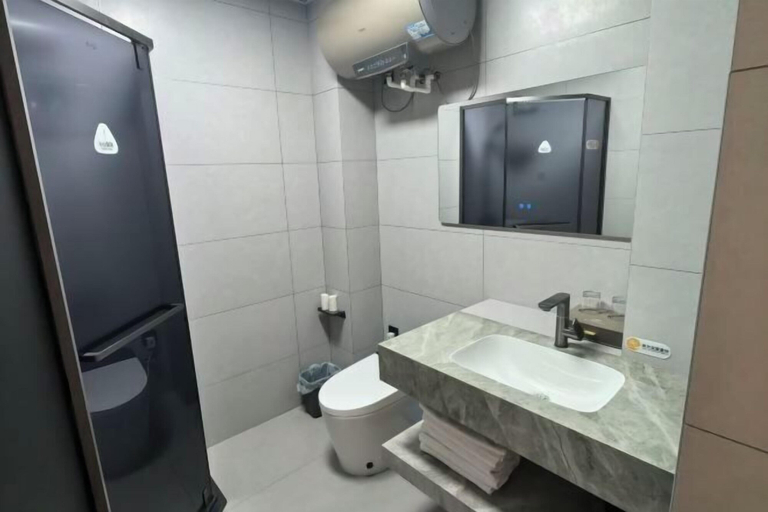 Bathroom 3, Pengcheng Holiday Hotel, Daxing'anling
