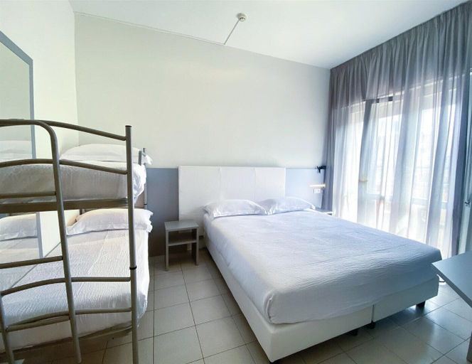 Bedroom 4, Hotel Aron Rimini, Rimini