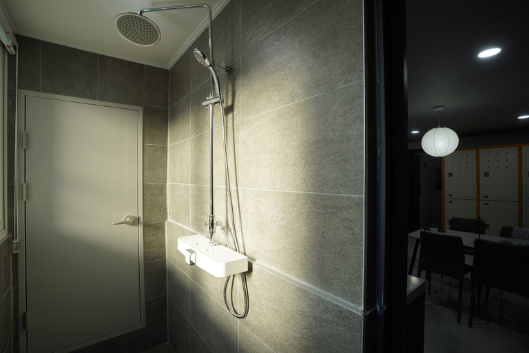Shared bathroom 4, Namsan203 Guest House, Jung