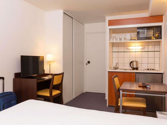 Bedroom 5, Aparthotel Adagio Access La Défense Léonard de Vinci, Hauts-de-Seine