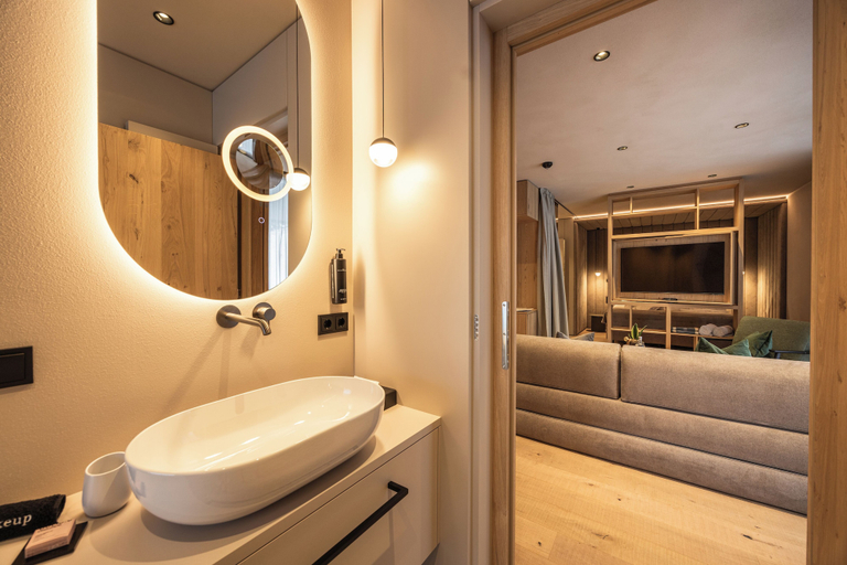 Bathroom 3, Alma Alpina Lodge, Bolzano