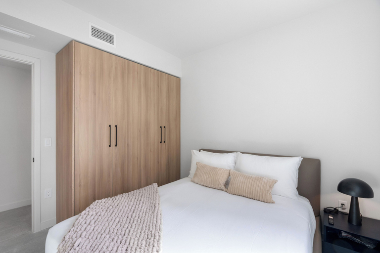 Room 5, 121 Ne Bayside - Miami Escape - We Host, Miami-Dade