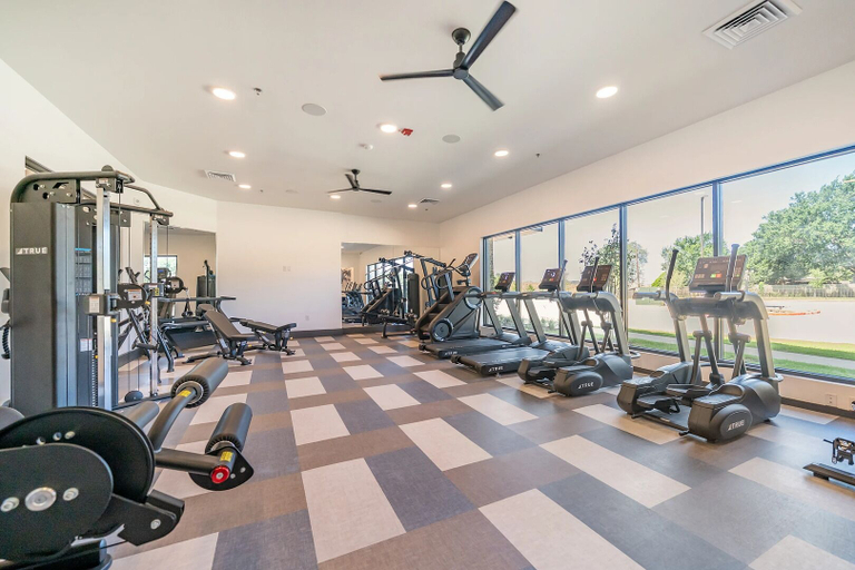 Fitness facility 5, Landing Furnished Apartments - Corinth, Denton