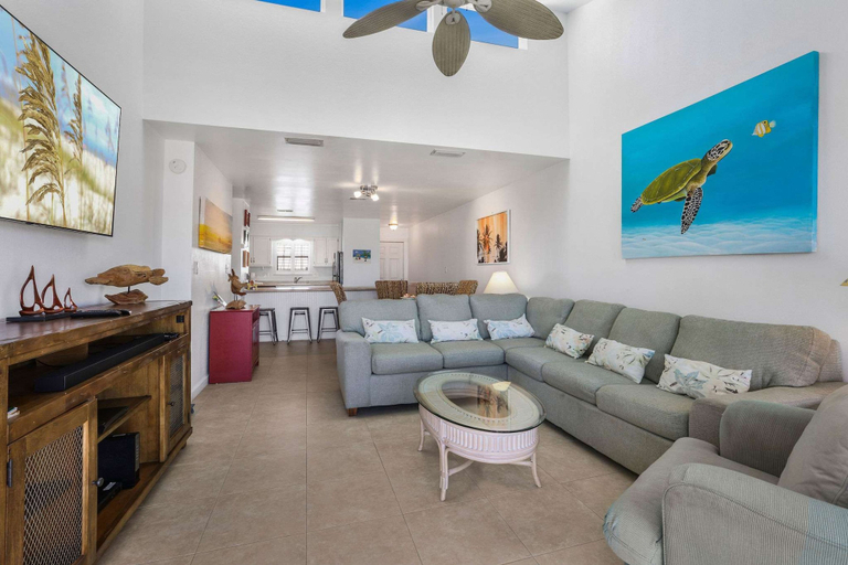 Room 2, Portside 304 Deeded Boat Slip w Lift Water View, Escambia