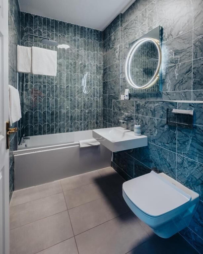 Bathroom, Bay View Hotel