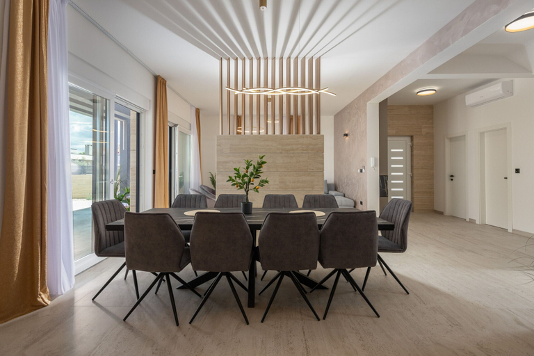 In-room dining 3, Villa Leonarda, Nin