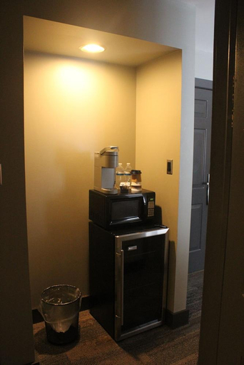 Bathroom 3, The Brewery Lodge Hotel, LaPorte