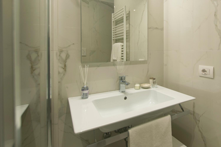 Bathroom 4, Residence Flow-R, Rimini