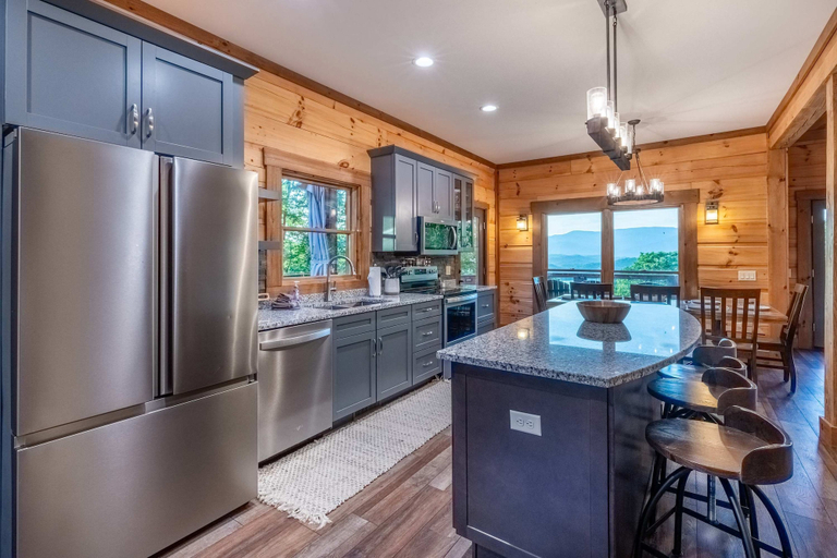 Room 5, Luxury Cabin Lake View Access Theater Game Room, Swain