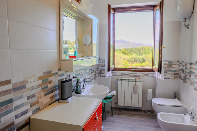 Bathroom 3, Villa Pina, Latina