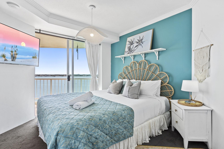 Bedroom 3, Bright 2 Bed Apartment with Ocean Views, Gold Coast