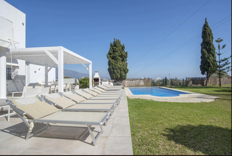 Sport & Beauty 4, Elegant Villa Retreat, Málaga