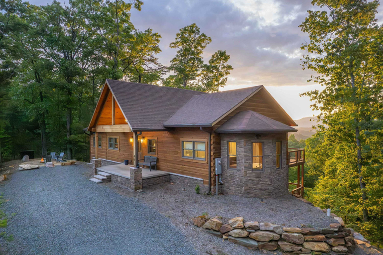 Room 2, Luxury Cabin Lake View Access Theater Game Room, Swain