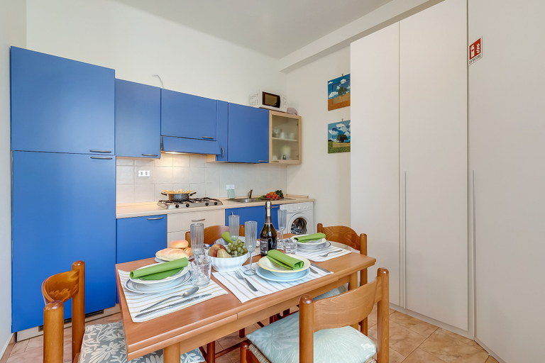Room 5, Seaside Binario Blu 500 M Dal Mare, Savona