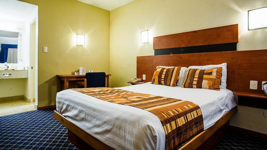 Bedroom 2, American Inn Hotel & Suites Parral, Allende