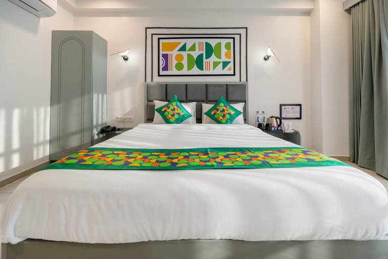 Room 2, Treebo Arizona, Gandhinagar