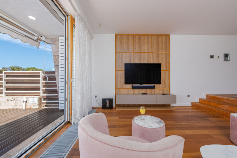 Others 5, Villa Calla, Zadar